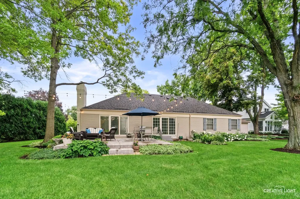 1493 Sandy Hook Street Wheaton IL 60189