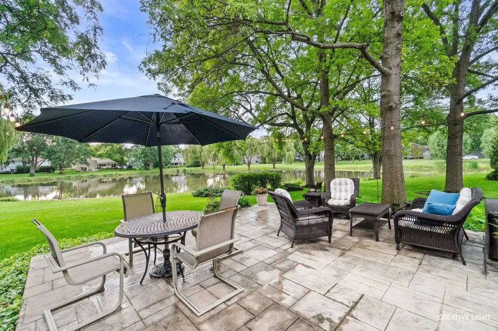 1493 Sandy Hook Street Wheaton IL 60189
