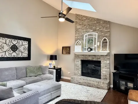 1102 Ravinia Court Shorewood IL 60404