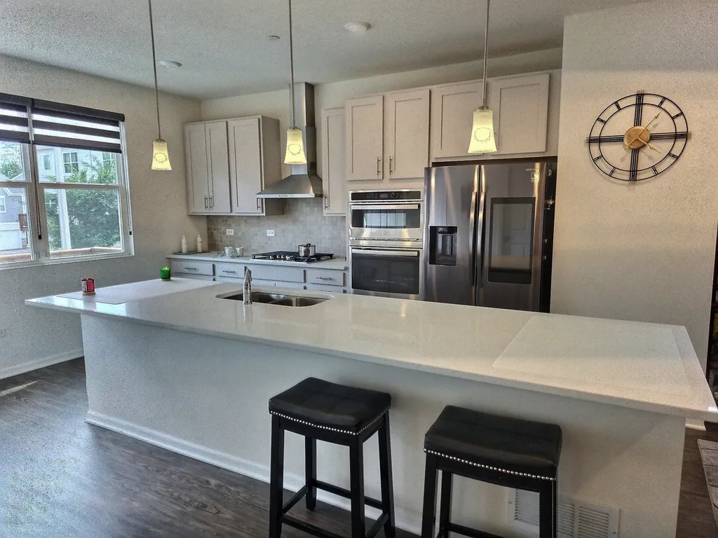 2722 Lily Lane Rolling Meadows IL 60008
