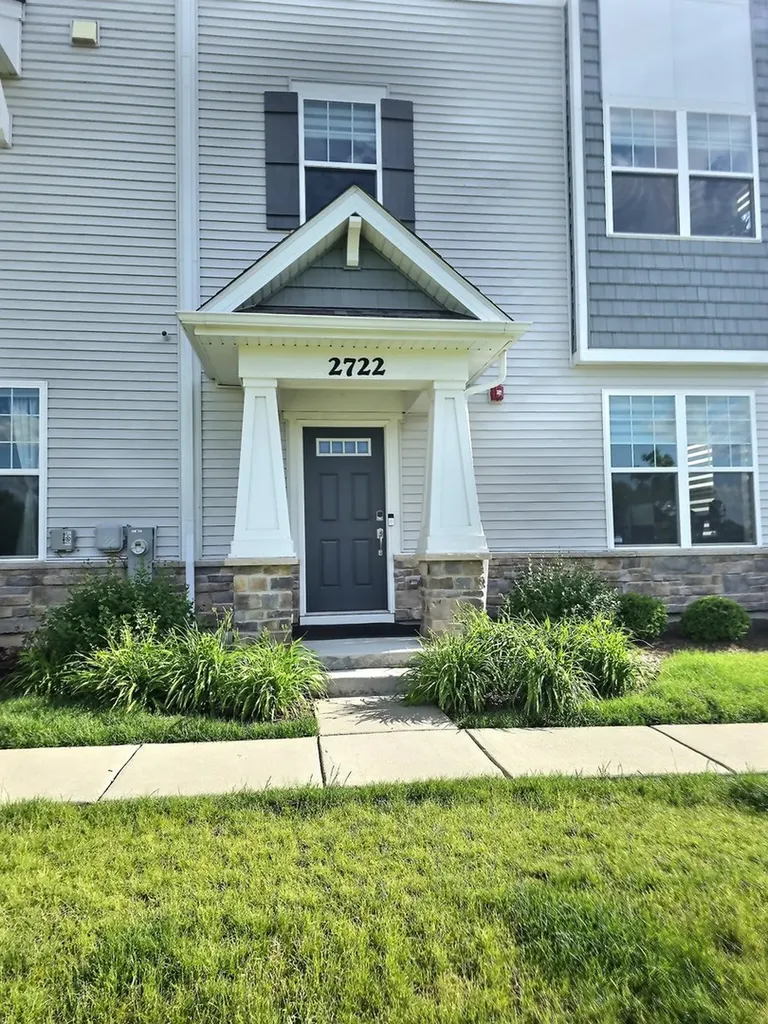 2722 Lily Lane Rolling Meadows IL 60008