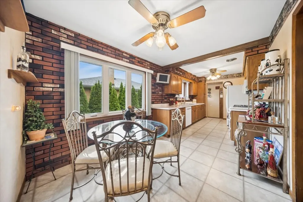 8231 West Berwyn Avenue Chicago IL 60656