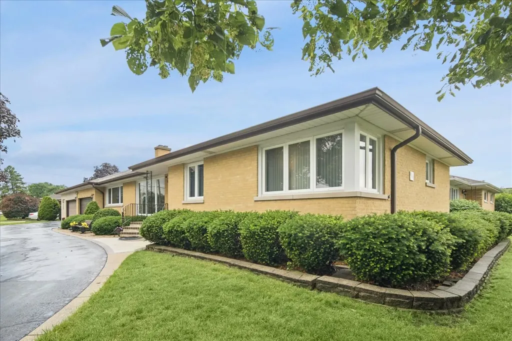 8231 West Berwyn Avenue Chicago IL 60656