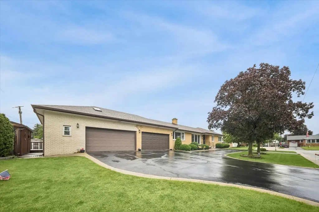 8231 West Berwyn Avenue Chicago IL 60656