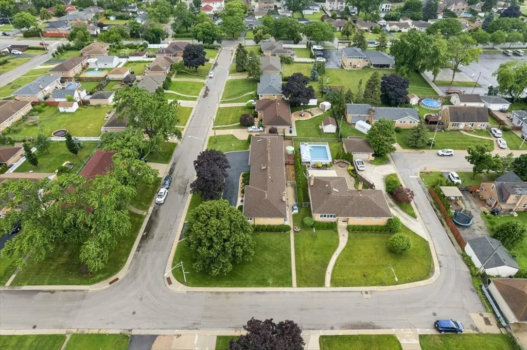8231 West Berwyn Avenue Chicago IL 60656
