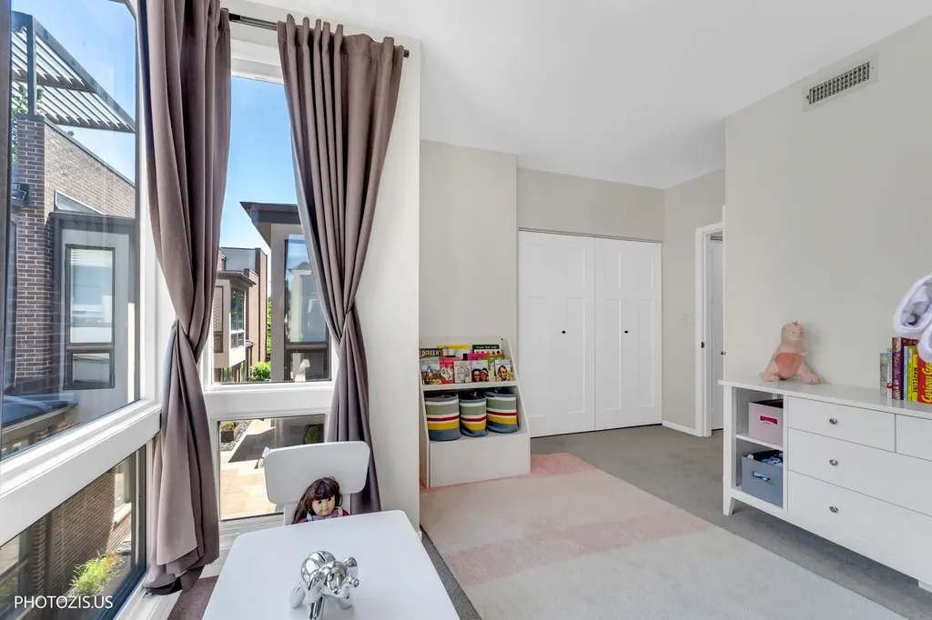 1757 North Paulina Street Chicago IL 60622