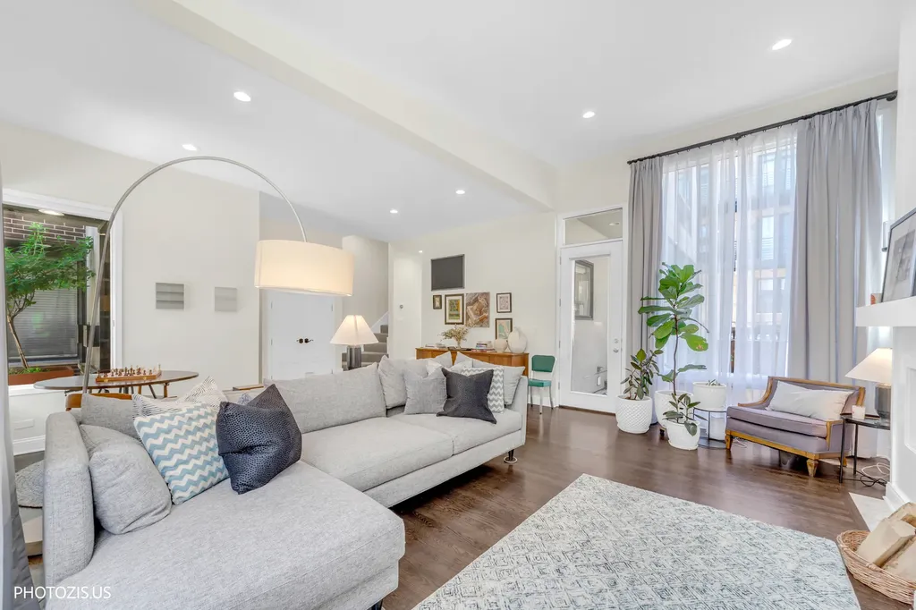 1757 North Paulina Street Chicago IL 60622