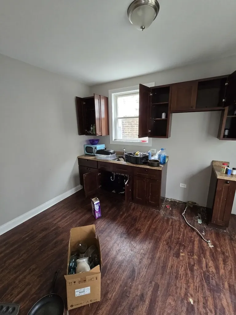 9130 South Throop Street Chicago IL 60620