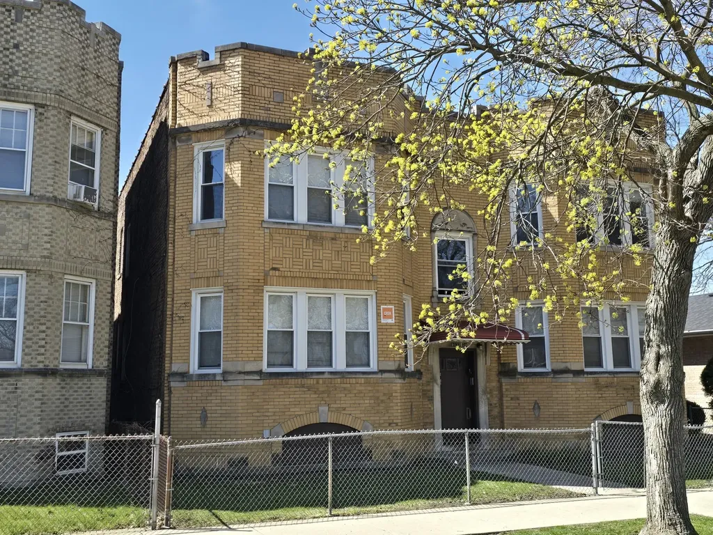 9130 South Throop Street Chicago IL 60620