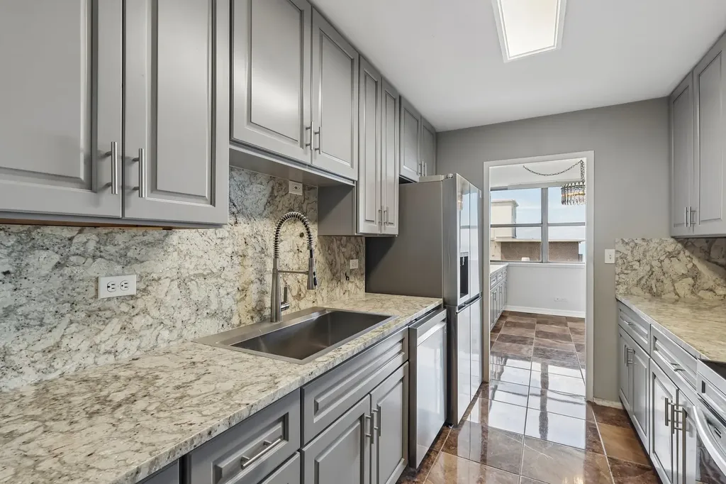 6301 North Sheridan Road Chicago IL 60660