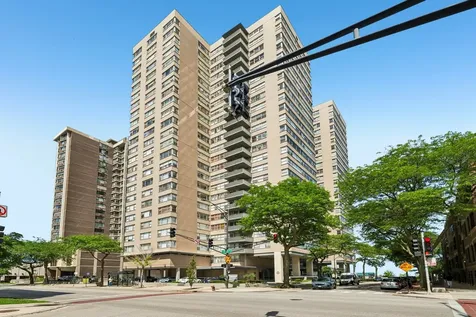 6301 North Sheridan Road Chicago IL 60660
