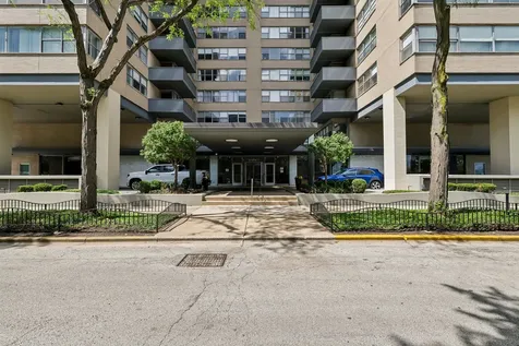 6301 North Sheridan Road Chicago IL 60660