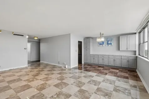 6301 North Sheridan Road Chicago IL 60660