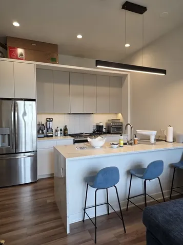 1348 West Roscoe Street Chicago IL 60657