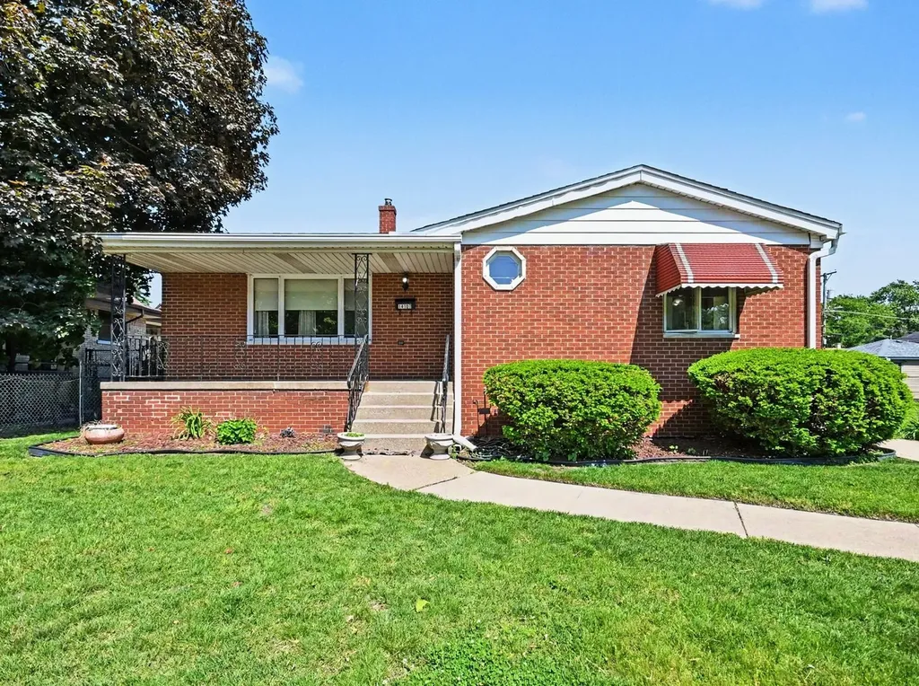 14107 South Mackinaw Avenue S Burnham IL 60633