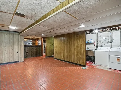 14107 South Mackinaw Avenue S Burnham IL 60633