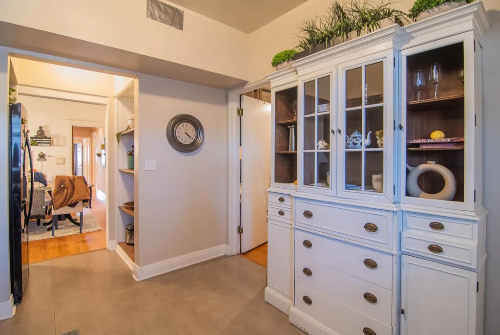 844 West Lakeside Place Chicago IL 60640