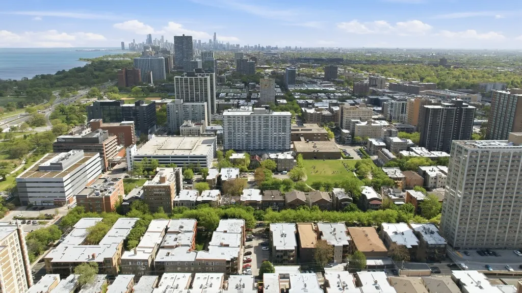 844 West Lakeside Place Chicago IL 60640
