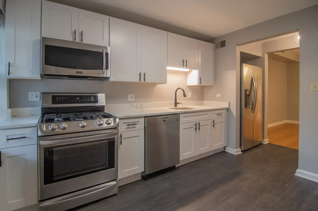 844 West Lakeside Place Chicago IL 60640