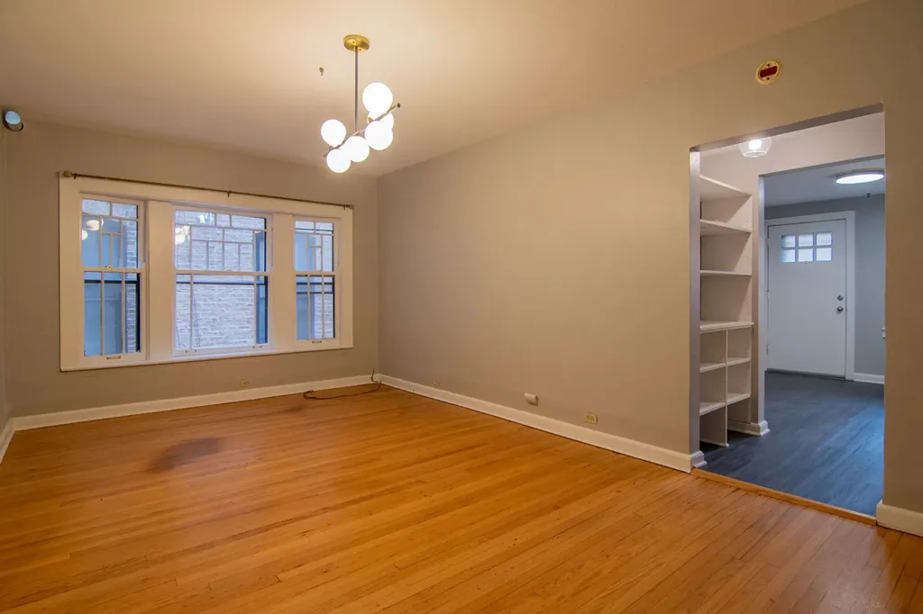 844 West Lakeside Place Chicago IL 60640
