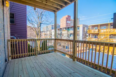 844 West Lakeside Place Chicago IL 60640