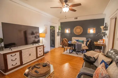 844 West Lakeside Place Chicago IL 60640