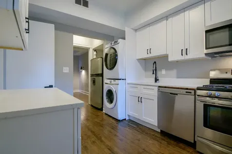 844 West Lakeside Place Chicago IL 60640