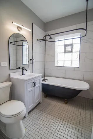 844 West Lakeside Place Chicago IL 60640