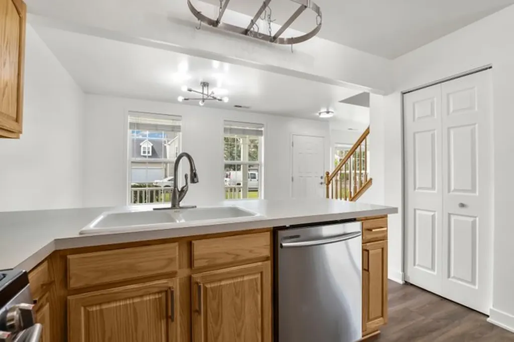 1613 Victoria Park Circle Aurora IL 60504