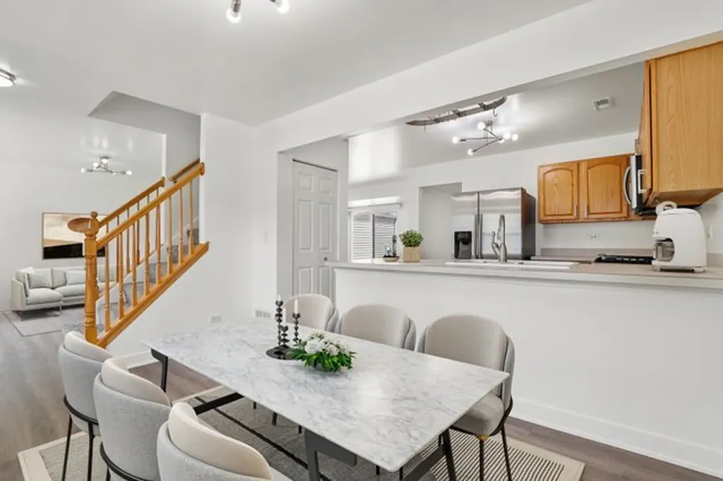1613 Victoria Park Circle Aurora IL 60504