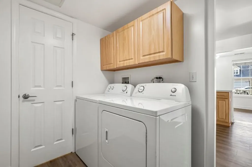1613 Victoria Park Circle Aurora IL 60504
