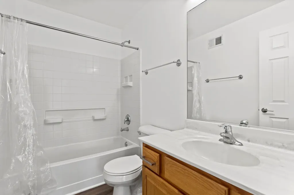 1613 Victoria Park Circle Aurora IL 60504