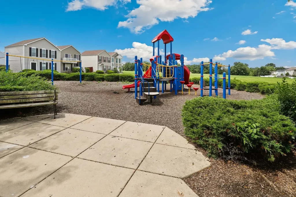 1613 Victoria Park Circle Aurora IL 60504