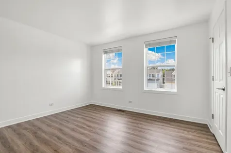 1613 Victoria Park Circle Aurora IL 60504