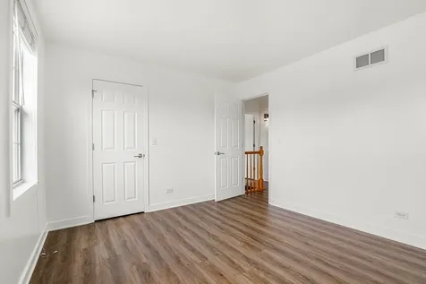 1613 Victoria Park Circle Aurora IL 60504