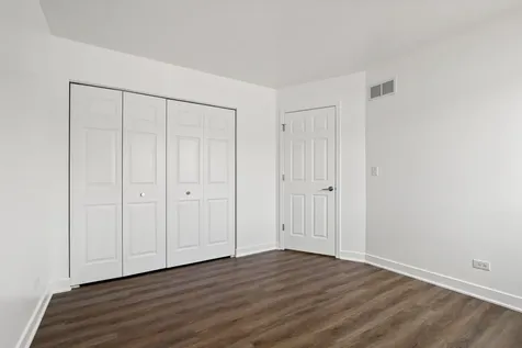 1613 Victoria Park Circle Aurora IL 60504