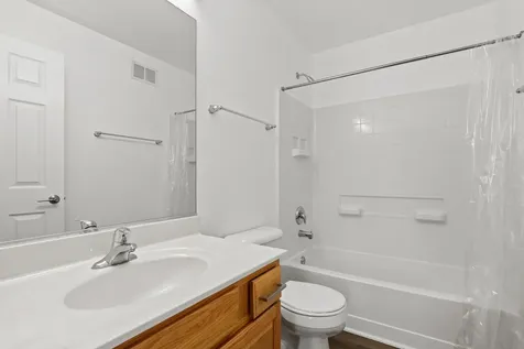 1613 Victoria Park Circle Aurora IL 60504
