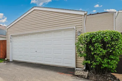 1613 Victoria Park Circle Aurora IL 60504