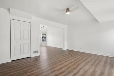 1613 Victoria Park Circle Aurora IL 60504