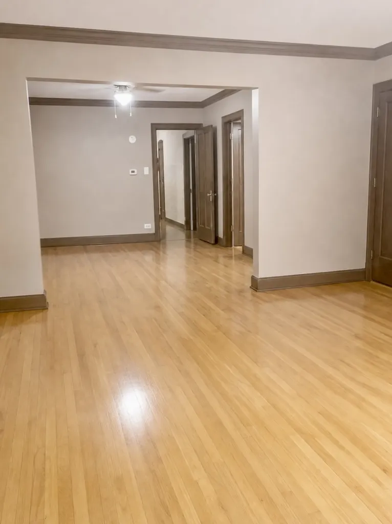 5445 West Melrose Street Chicago IL 60641