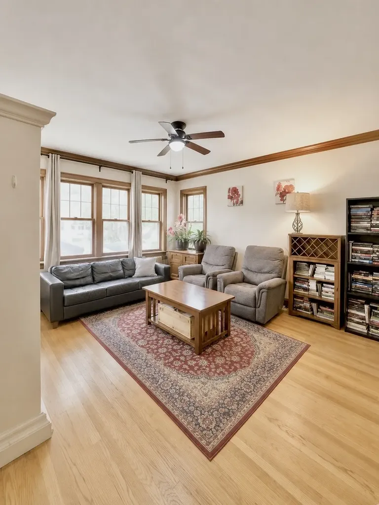 5445 West Melrose Street Chicago IL 60641