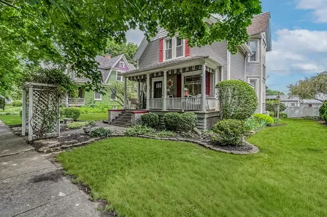 206 North Pine Street Momence IL 60954