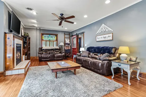 206 North Pine Street Momence IL 60954