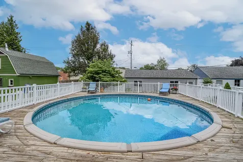 206 North Pine Street Momence IL 60954