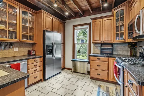 206 North Pine Street Momence IL 60954