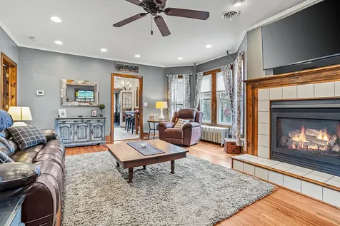 206 North Pine Street Momence IL 60954