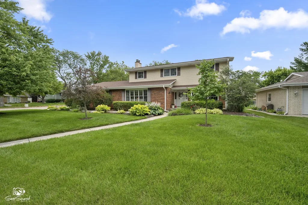 226 Meadow Wood Drive Joliet IL 60431
