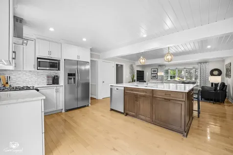 226 Meadow Wood Drive Joliet IL 60431