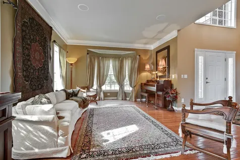 10 Eagle Ridge Drive Hawthorn Woods IL 60047