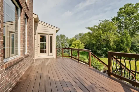 10 Eagle Ridge Drive Hawthorn Woods IL 60047